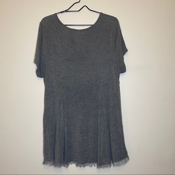 ✨torrid gray short sleeve top✨ - Picture 2 of 4
